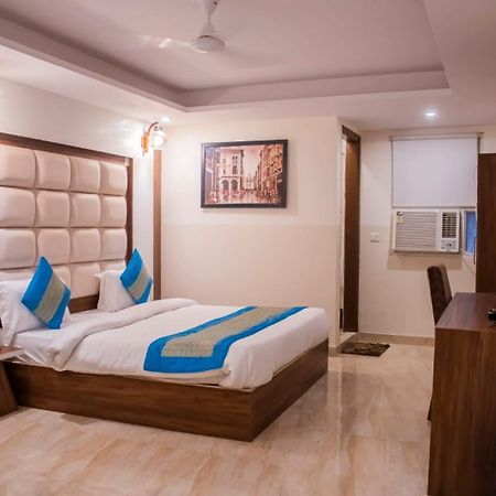 Hotel Airport City New Delhi Exteriör bild