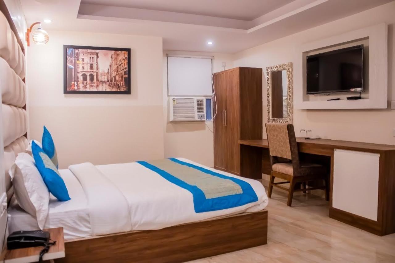 Hotel Airport City New Delhi Exteriör bild