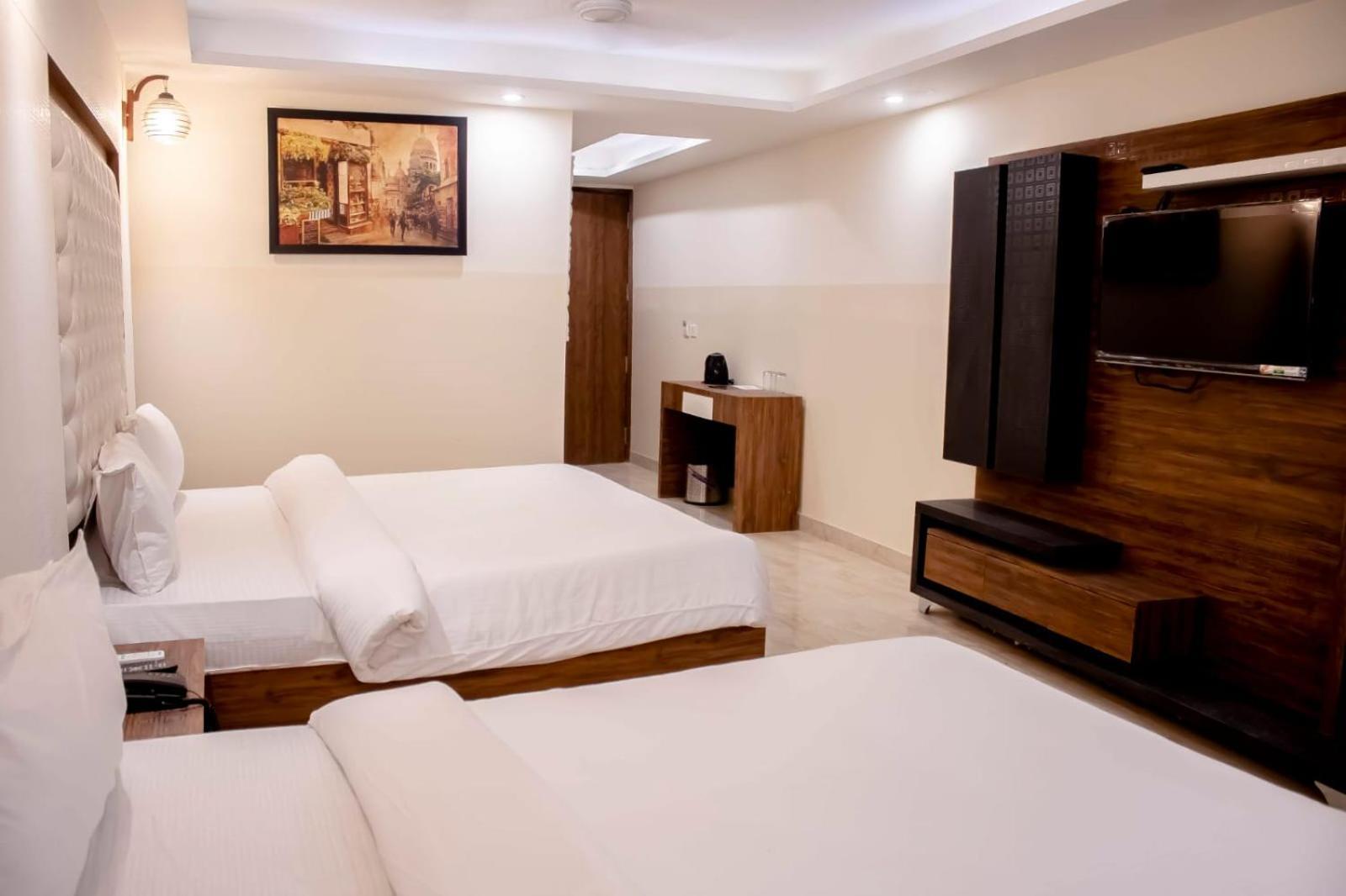 Hotel Airport City New Delhi Exteriör bild