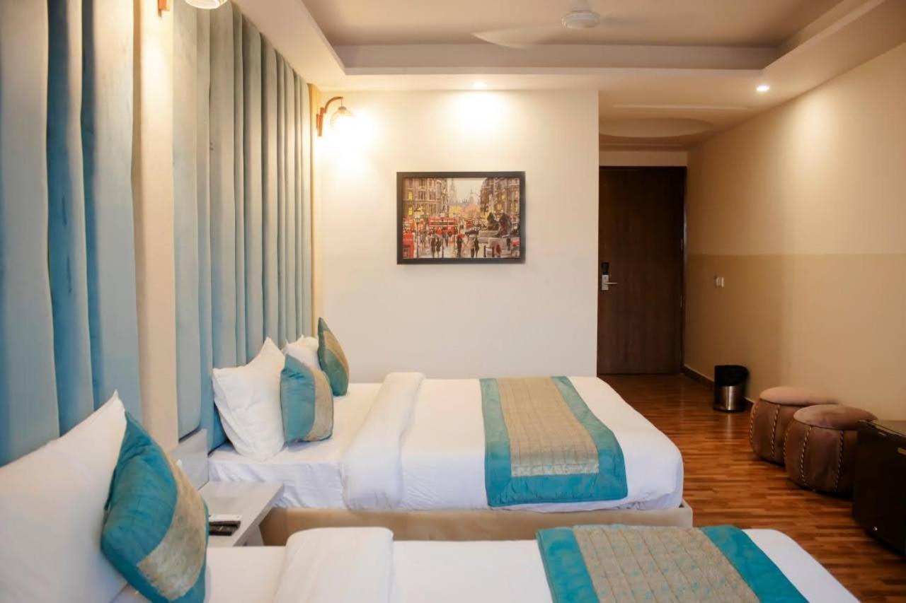 Hotel Airport City New Delhi Exteriör bild