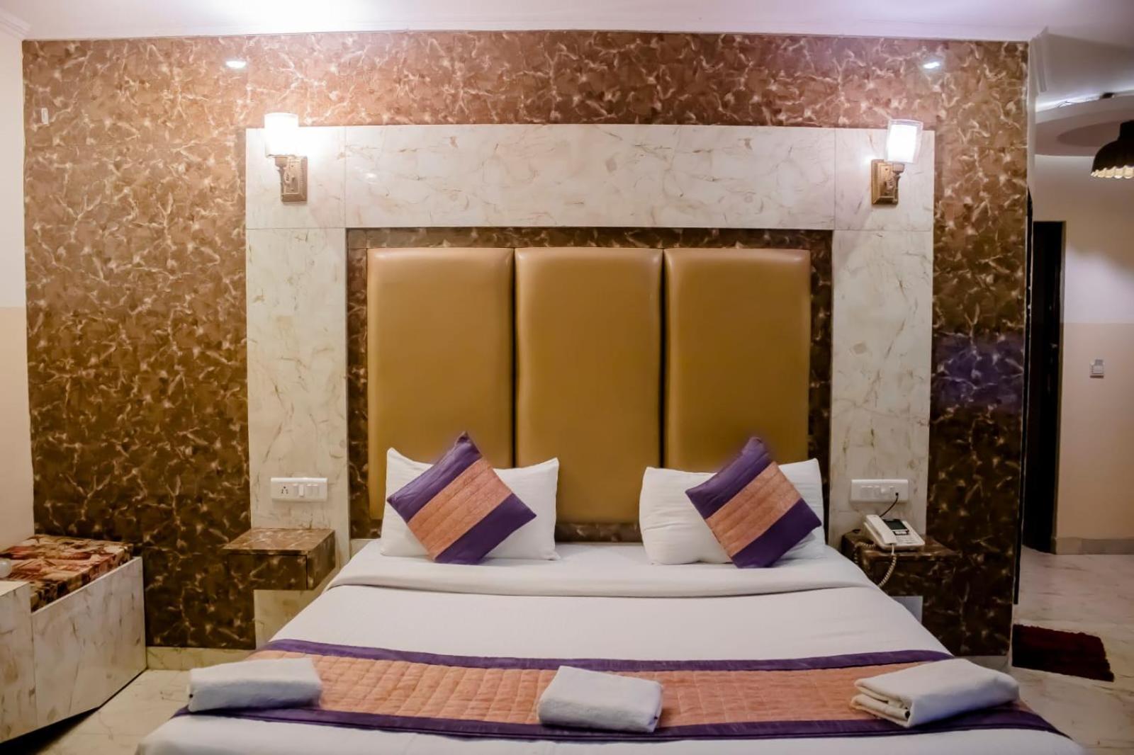 Hotel Airport City New Delhi Exteriör bild