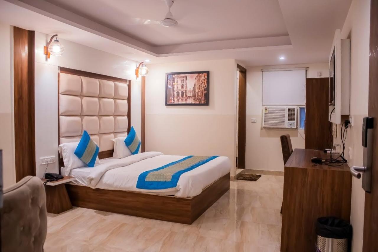 Hotel Airport City New Delhi Exteriör bild
