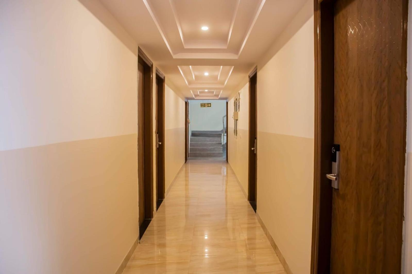 Hotel Airport City New Delhi Exteriör bild