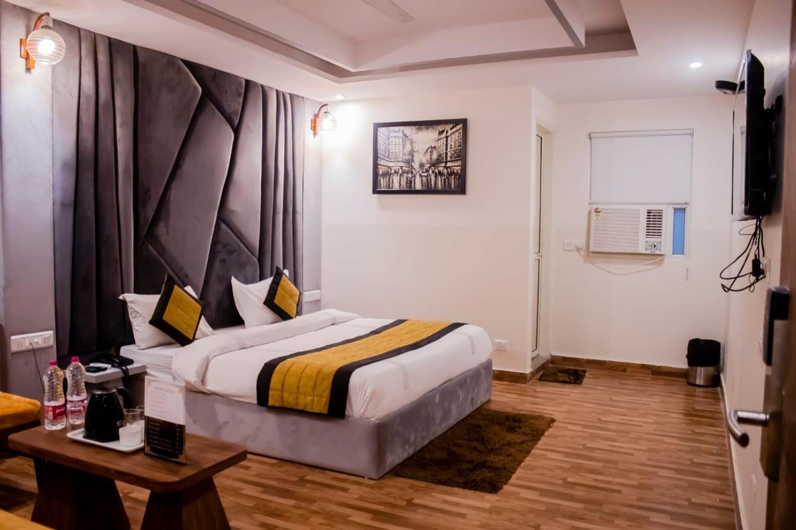 Hotel Airport City New Delhi Exteriör bild