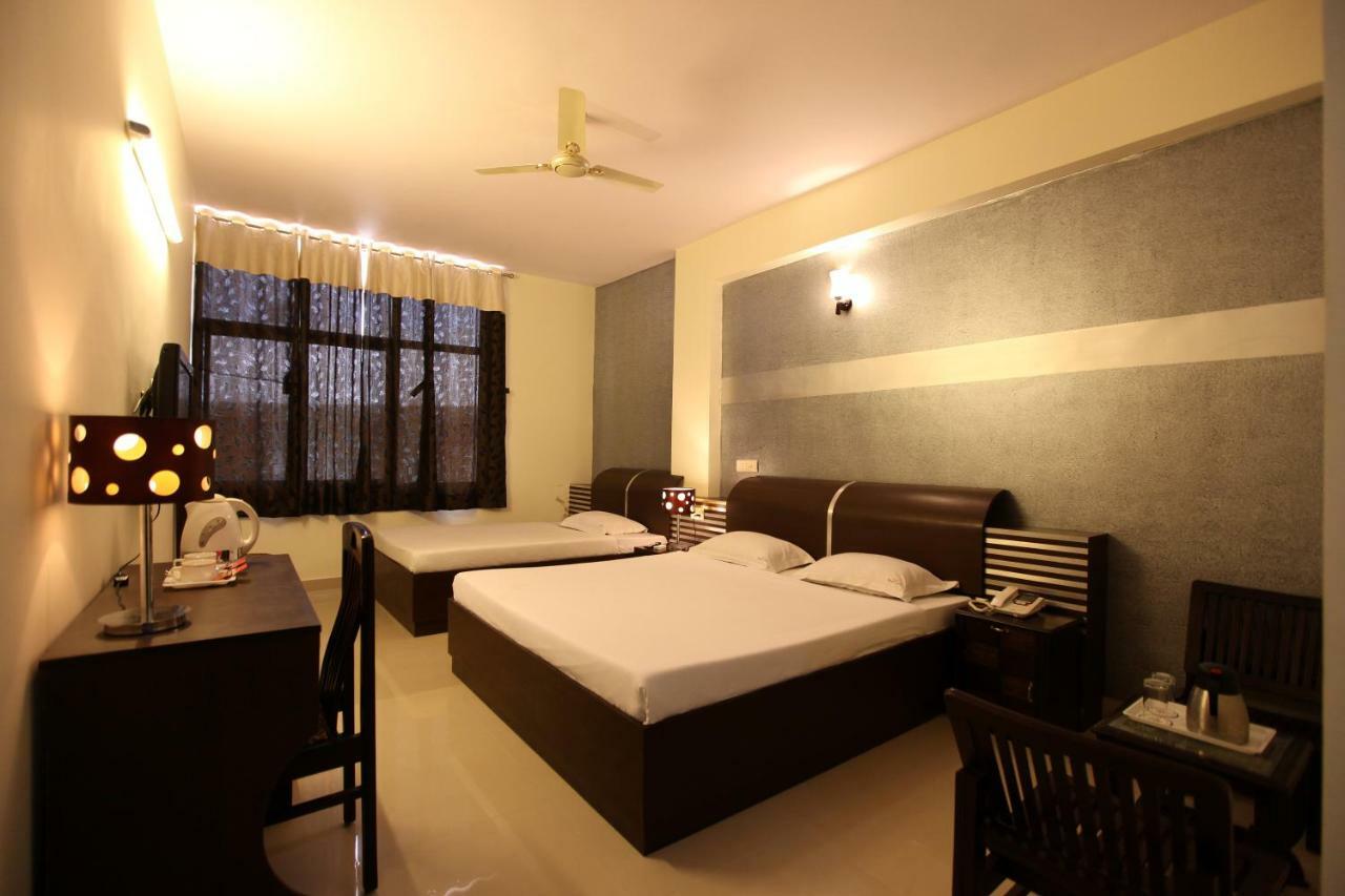 Hotel Airport City New Delhi Exteriör bild