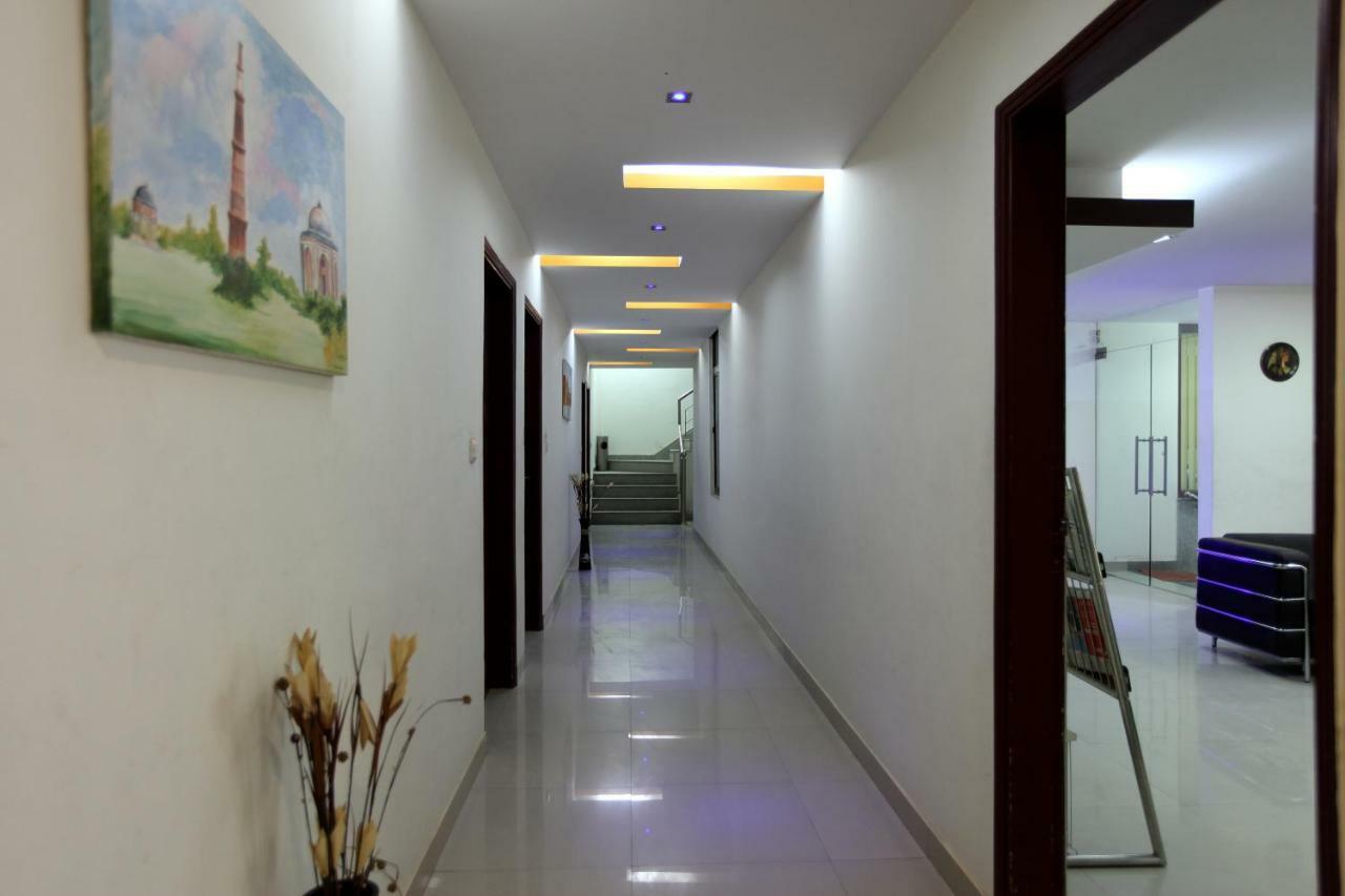 Hotel Airport City New Delhi Exteriör bild
