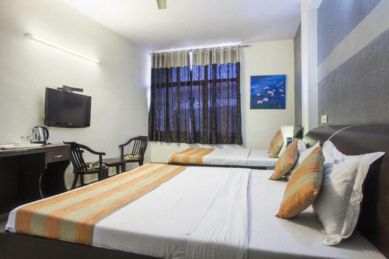 Hotel Airport City New Delhi Exteriör bild