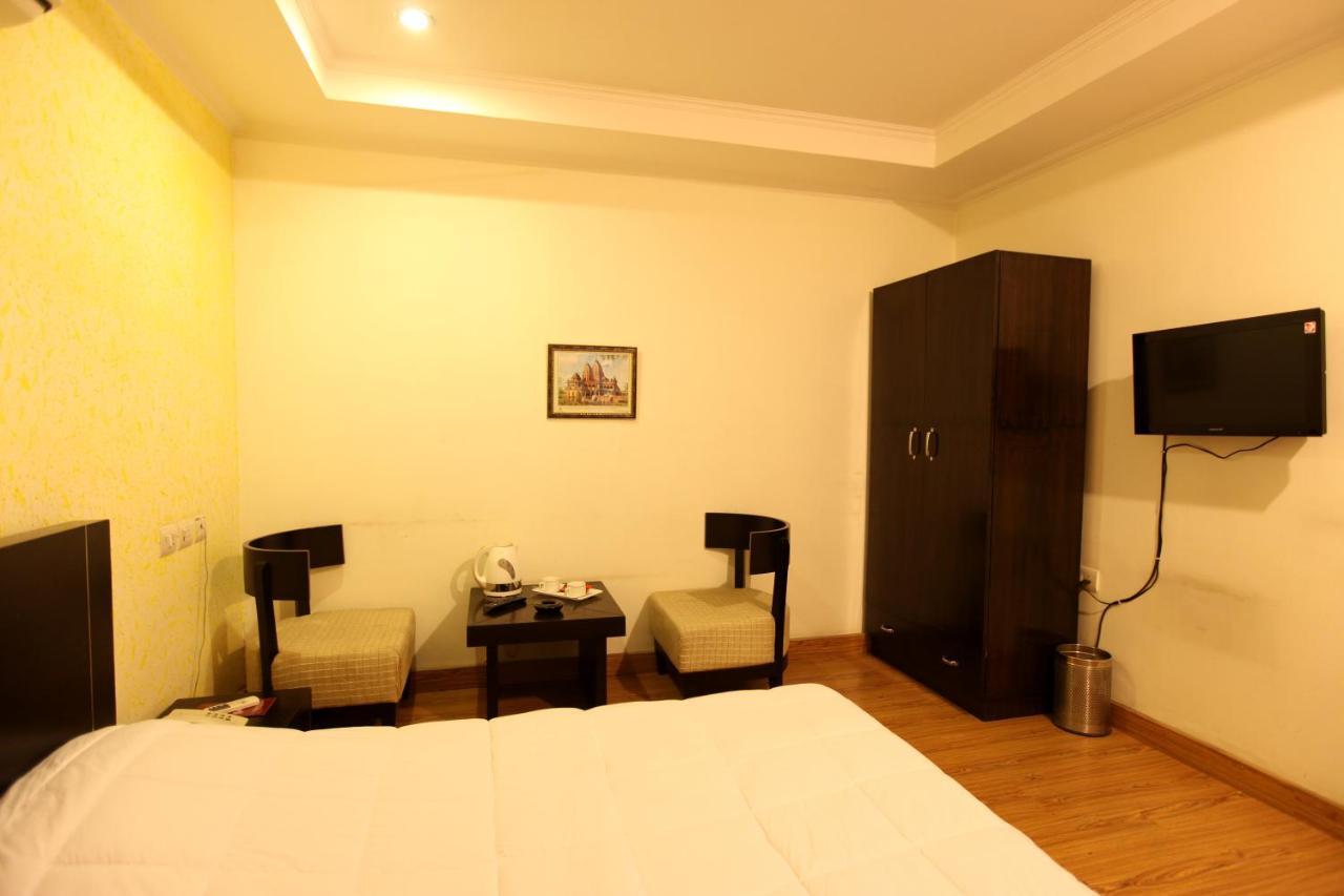 Hotel Airport City New Delhi Exteriör bild